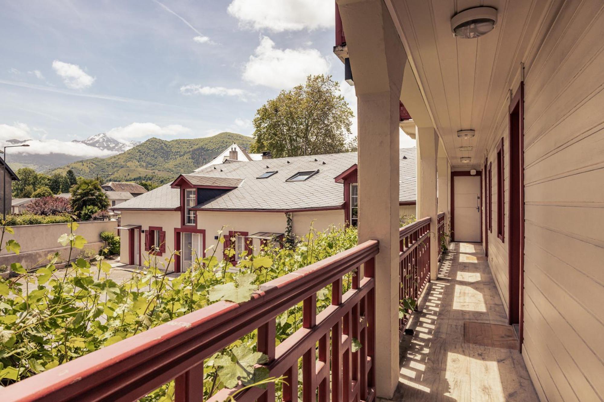 Le Clos Du 5 - Appart Hotel Bagneres Luaran gambar